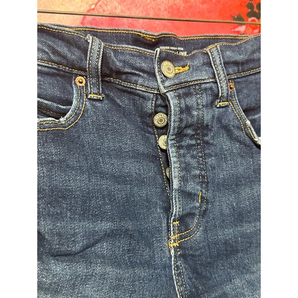 Old Navy Womens Sky Hi A line Size 4 Shorts blue, Distressed, Cut off's, - Picture 2 of 4